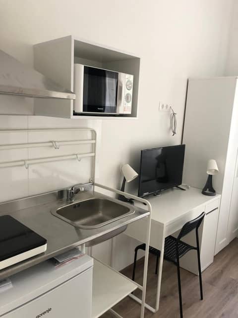 Omega Apartments Budapest — kitchen