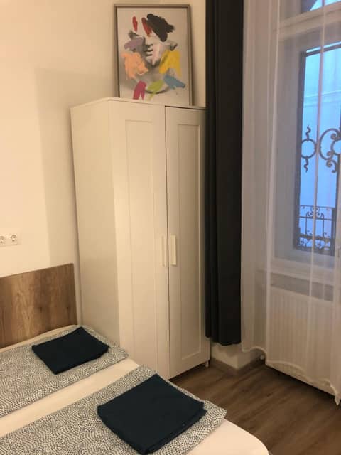 Omega Apartments Budapest — hotel room