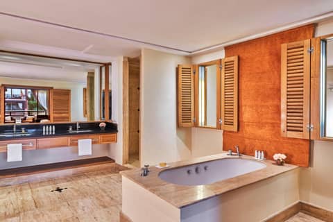Hôtel & Ryads Barrière Le Naoura — bathroom