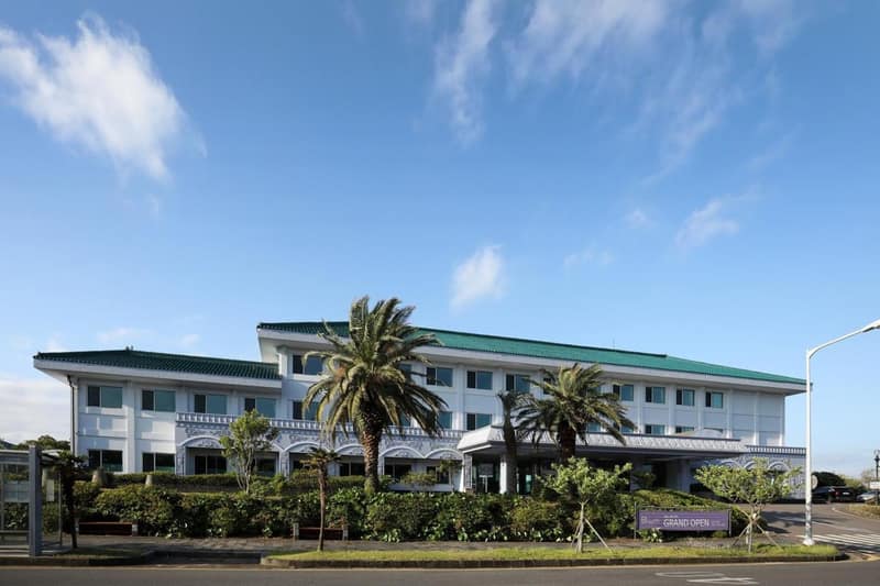 Bloom Hotel — building