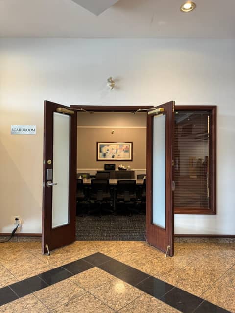 Divya Sutra Plaza and Conference Centre Calgary Airport — photo 3