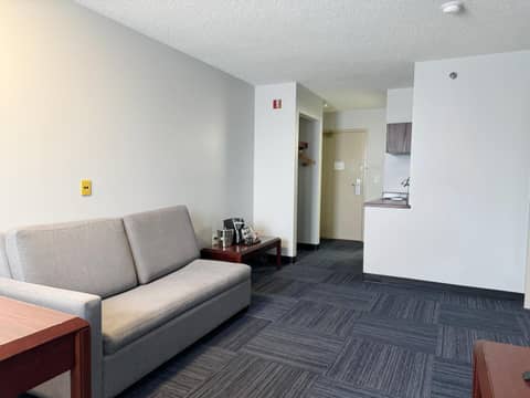 Divya Sutra Plaza and Conference Centre Calgary Airport — photo 8