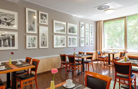 Leonardo Hotel Berlin KU'DAMM — photo 2