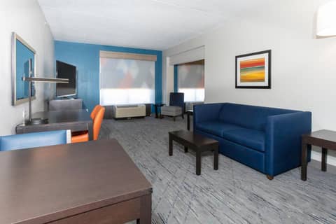 Holiday Inn Express & Suites Jacksonville Airport by IHG — photo 4