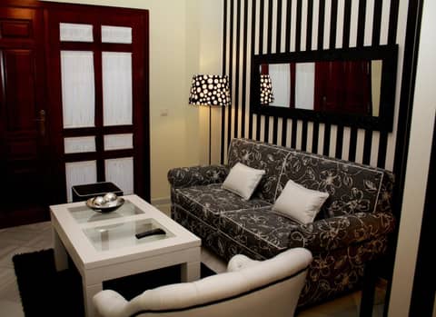 Singular Pilatos — hotel room