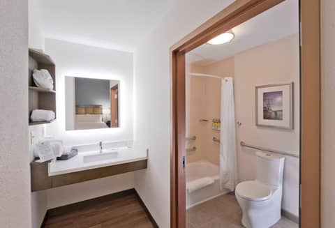 Candlewood Suites Baltimore - Inner Harbor by IHG — photo 2