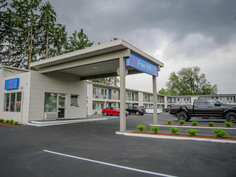 Motel 6 Tigard, Or - Portland Southwest — building