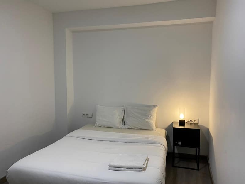 Shanti Rooms — hotel room