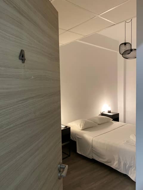 Shanti Rooms — hotel room