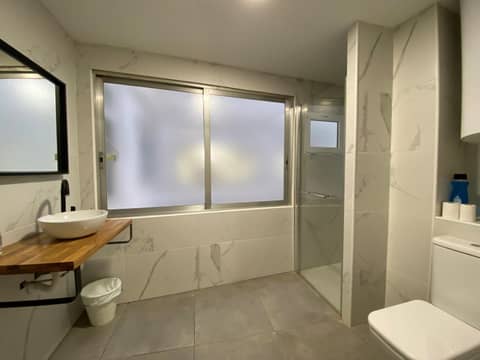 Shanti Rooms — bathroom