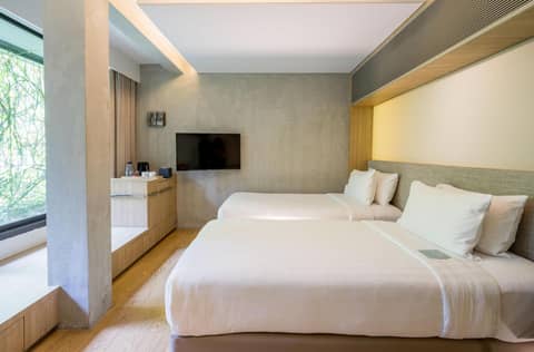 Ad Lib Hotel Bangkok — hotel room