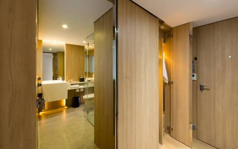 Ad Lib Hotel Bangkok — bathroom