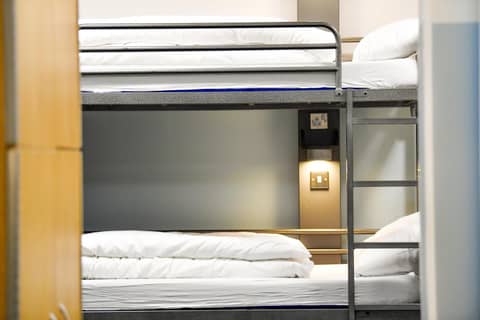 Kabannas London St Pancras — hotel room
