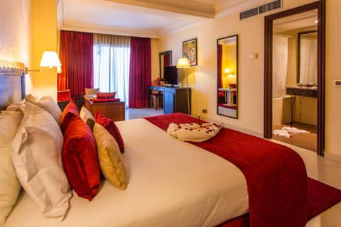 Le Zenith Hotel & Spa — hotel room