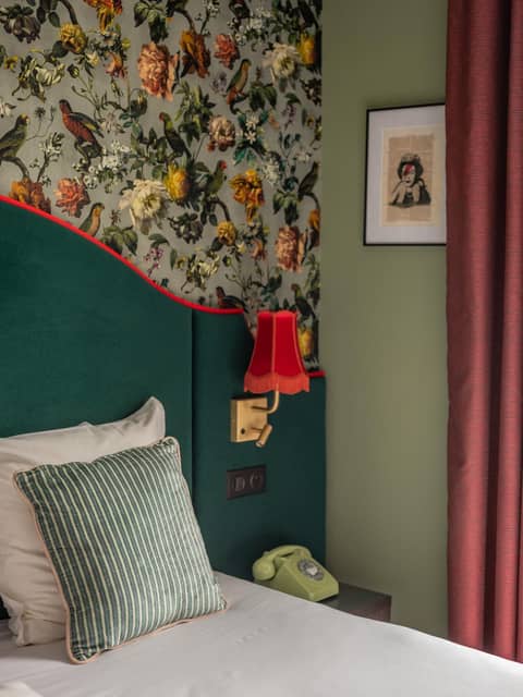 Hôtel Brittany — hotel room