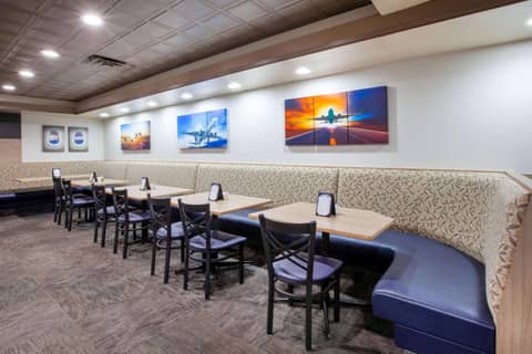 Wingate by Wyndham Detroit Metro Airport — photo 6