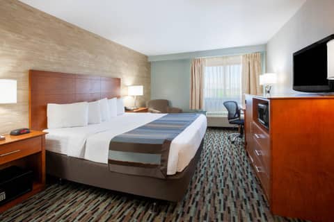 Wingate by Wyndham Detroit Metro Airport — photo 9