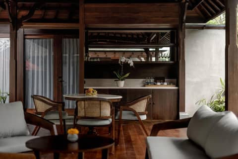 AnandaDara Ubud Resort & Spa — dining