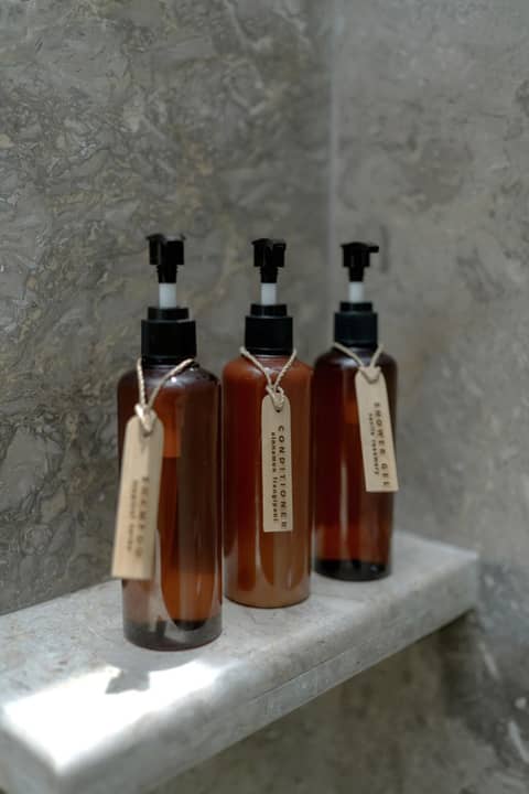 AnandaDara Ubud Resort & Spa — bathroom