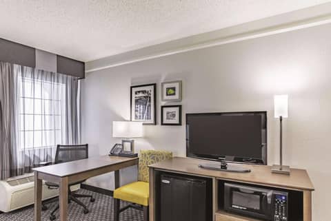 La Quinta Inn & Suites by Wyndham Austin Near The Domain — photo 7