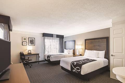 La Quinta Inn & Suites by Wyndham Austin Near The Domain — photo 9