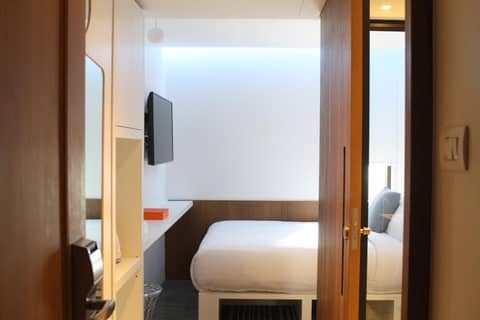 S Box Sukhumvit Hotel — photo 4
