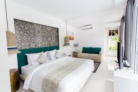 Benoa Sea Suites and Villas — hotel room