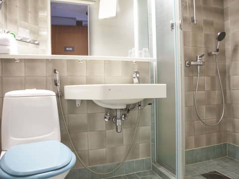 Finlandia Park Hotel Helsinki — bathroom
