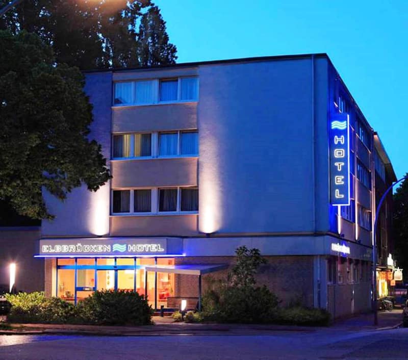 Elbbrücken Hotel — building