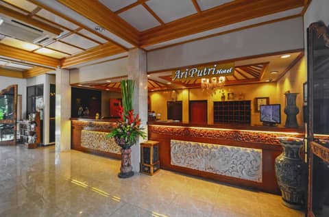 Ari Putri Hotel — recepcion & lobby