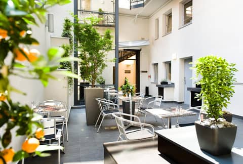 Opera Garden Hotel & Apartments — photo 2