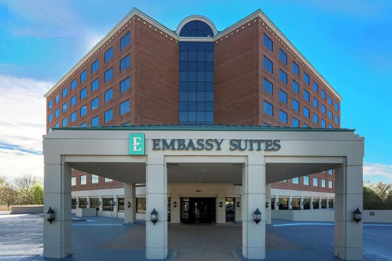 Embassy Suites by Hilton Dallas-Love Field — building