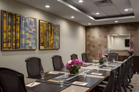 Embassy Suites by Hilton Dallas-Love Field — photo 9