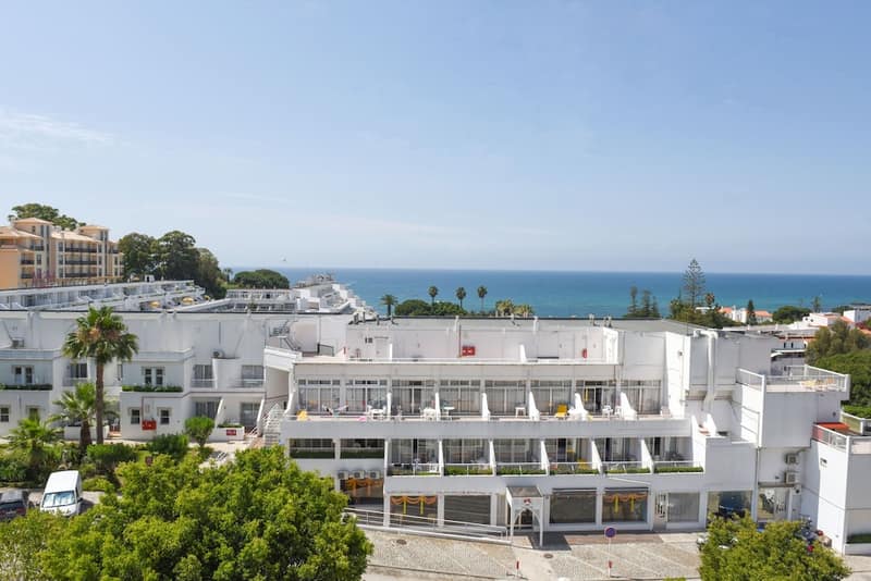 Muthu Clube Praia da Oura — building