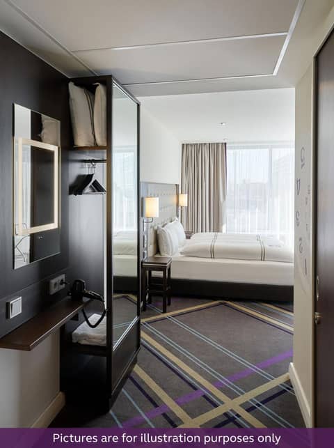 Premier Inn Hamburg City Klostertor — photo 8
