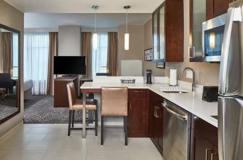 Residence Inn by Marriott Nashville Downtown/Convention Center — kitchen