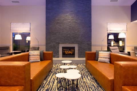 Hilton Garden Inn Milwaukee Northwest Conference Center — photo 2