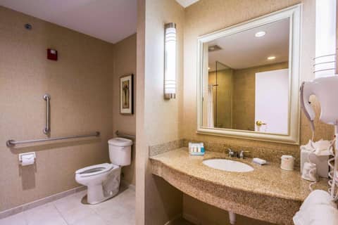 Hilton Garden Inn Milwaukee Northwest Conference Center — photo 3
