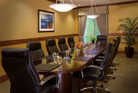 Hilton Garden Inn Milwaukee Northwest Conference Center — photo 6