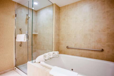 Hilton Garden Inn Milwaukee Northwest Conference Center — photo 7
