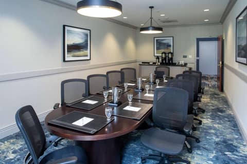 Hilton Garden Inn Milwaukee Northwest Conference Center — photo 8