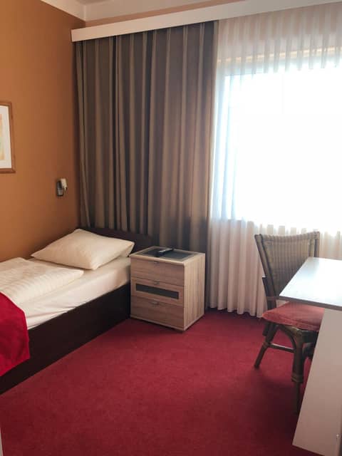 Hotel Imperial — hotel room