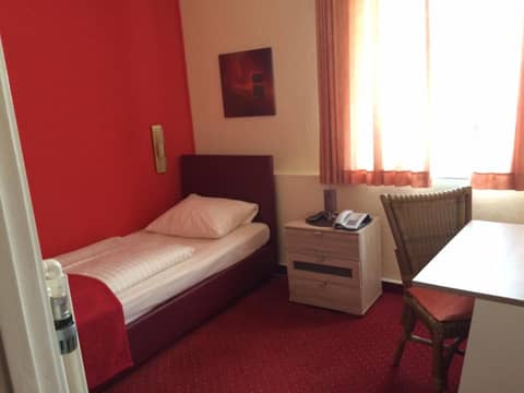 Hotel Imperial — hotel room