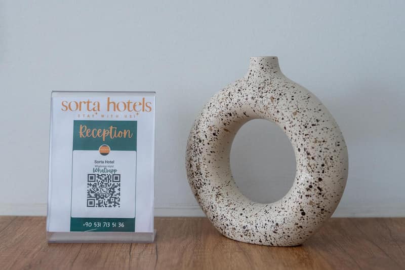 Sorta Hotel — recepcion & lobby