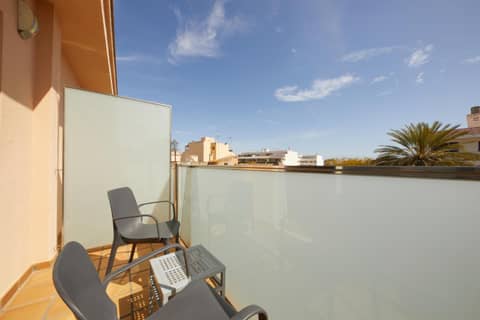 Belle Zurbarán Palma Hotel — balance & terrace