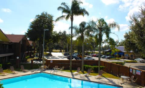 Ramada by Wyndham Temple Terrace/Tampa North — photo 6