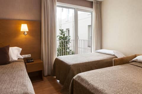 Hotel Don Paco — bedroom