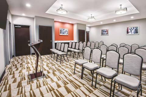 La Quinta by Wyndham San Antonio by Frost Bank Center — photo 2