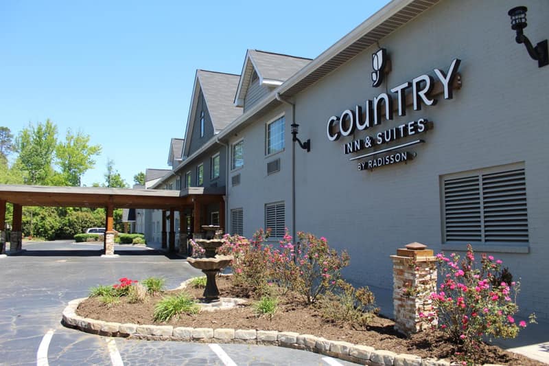 Country Inn & Suites by Radisson, Charlotte I-85 Airport, NC — building