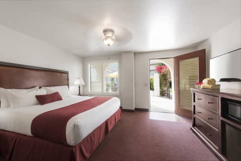 Palm Mountain Resort & Spa — hotel room